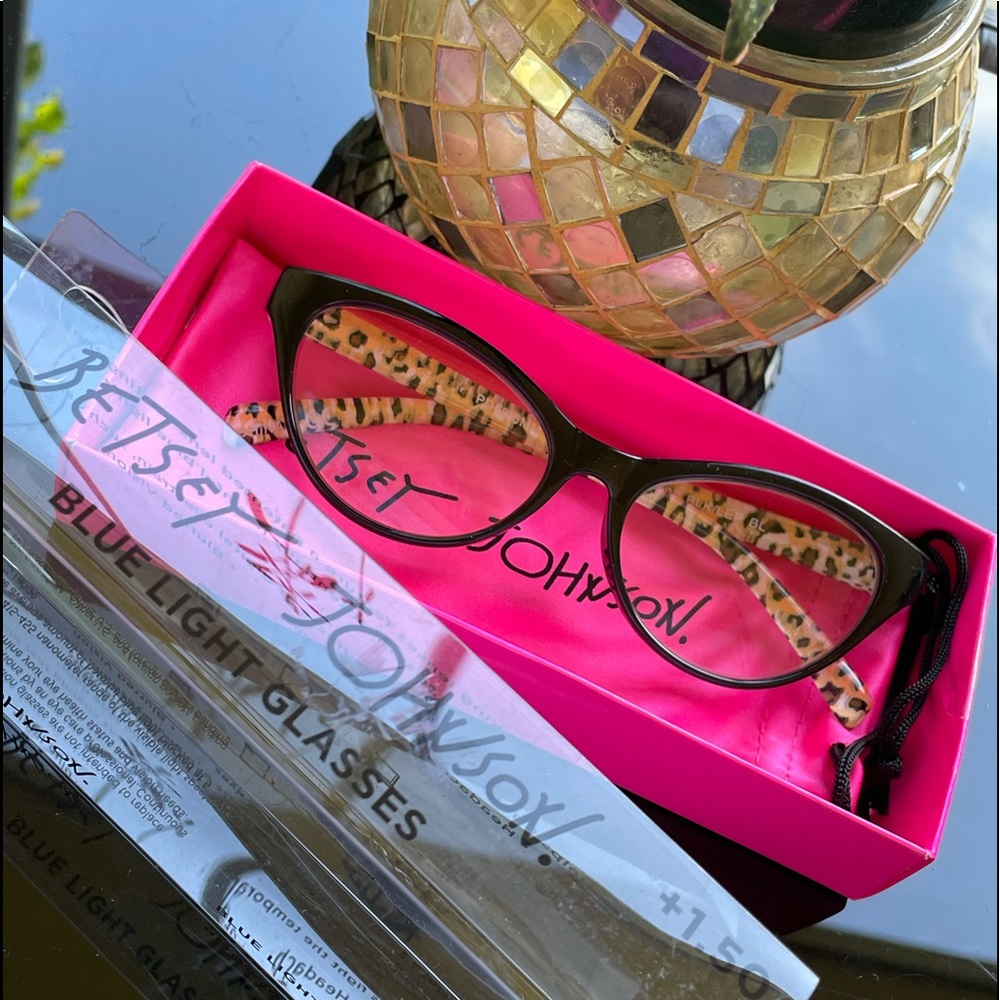 New Betsey Johnson Readers Semi Cat Glasses +1.50
